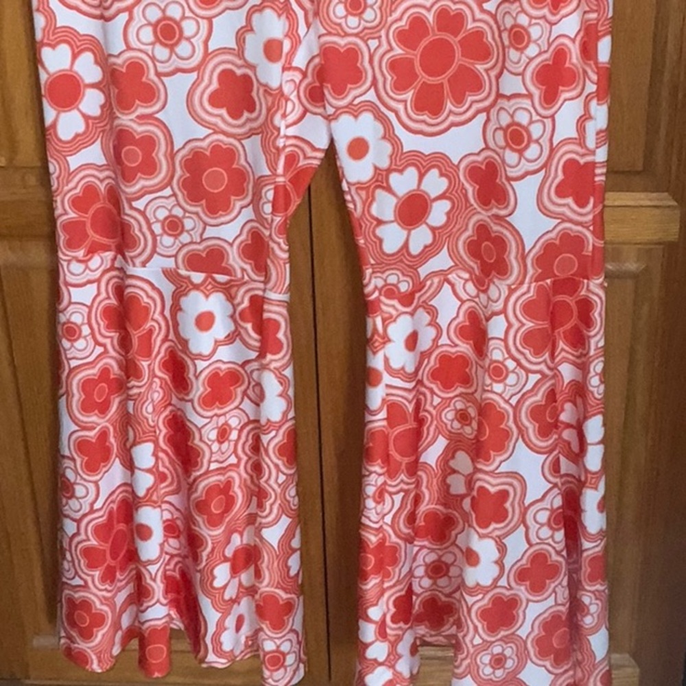 3$🌟Flowered Pants - Picture 2 of 6